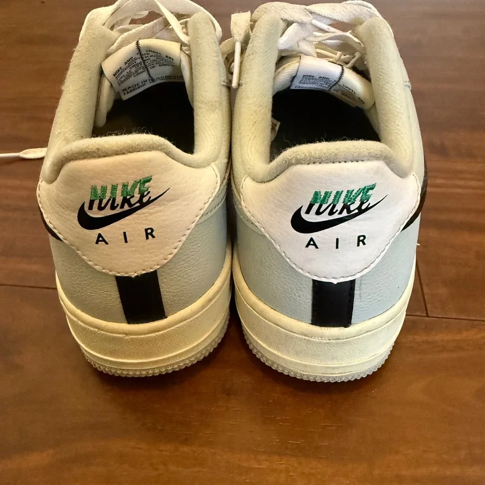 Nike Air Force 1 07 LV8 Split Light Silver Size Youth 7/ Men 7/ Women‎ 8.5